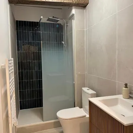 T3 Premium Arènes à 2 Min Appartement